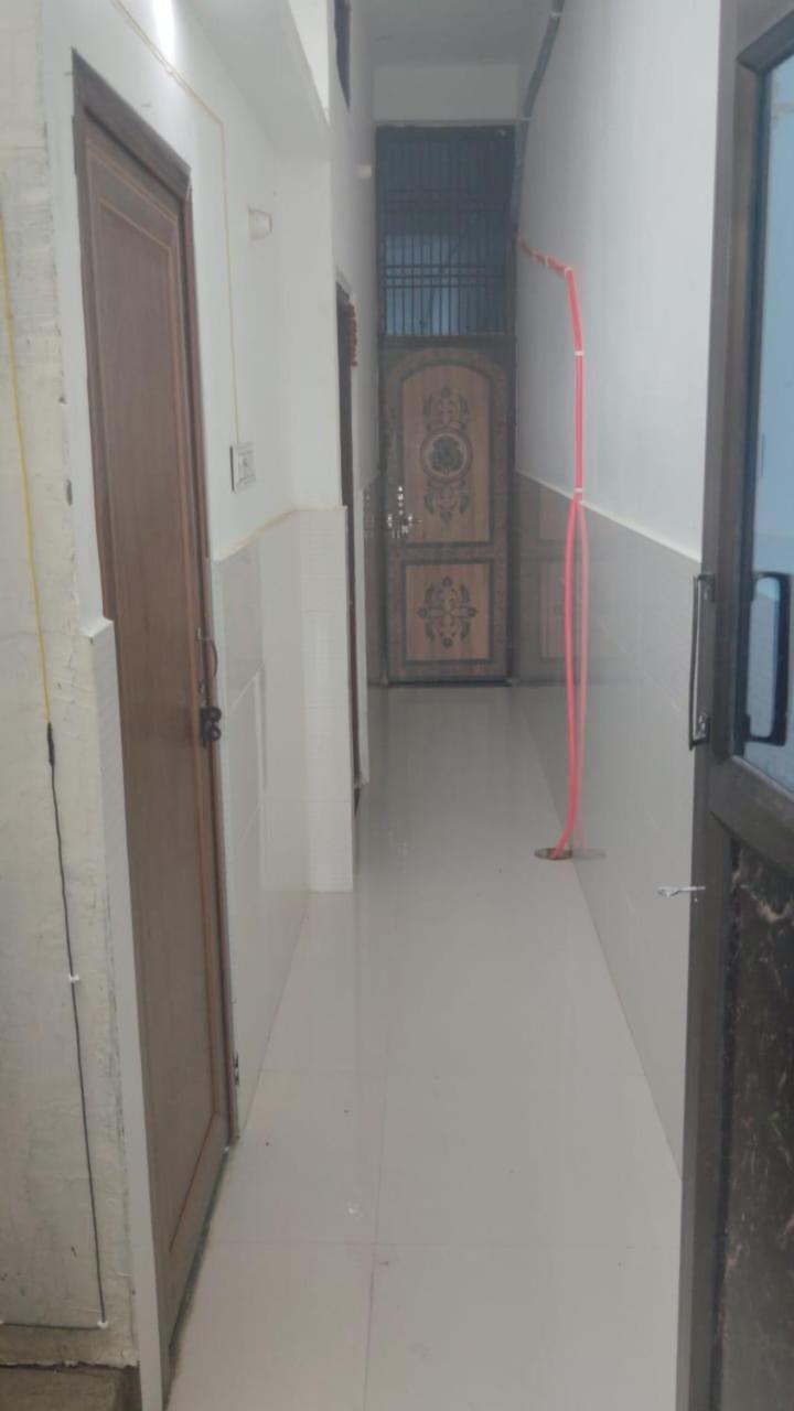 Raghuvansh Ayodhya Buitenkant foto